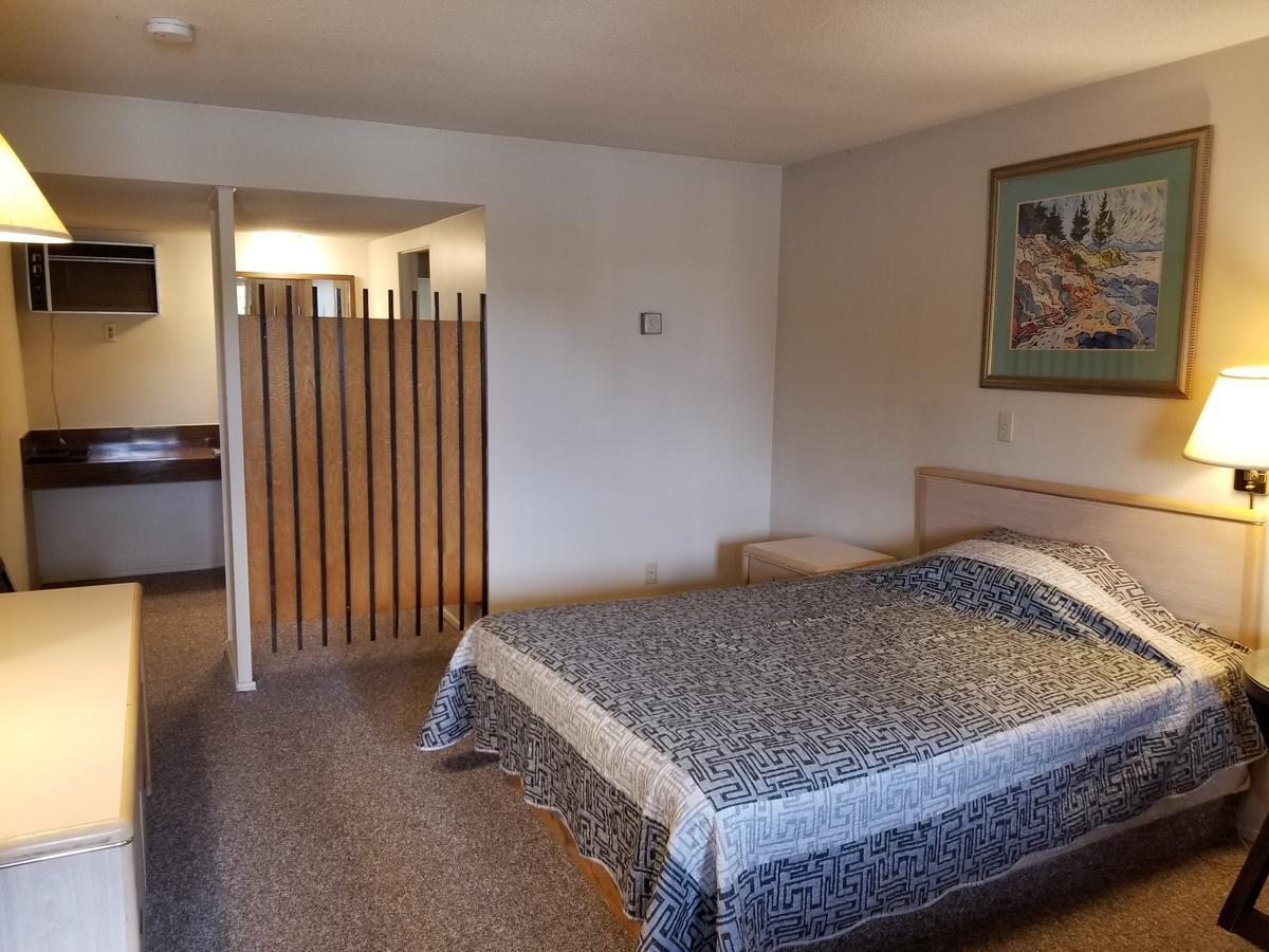 Slumber Lodge Williams Lake Bagian luar foto